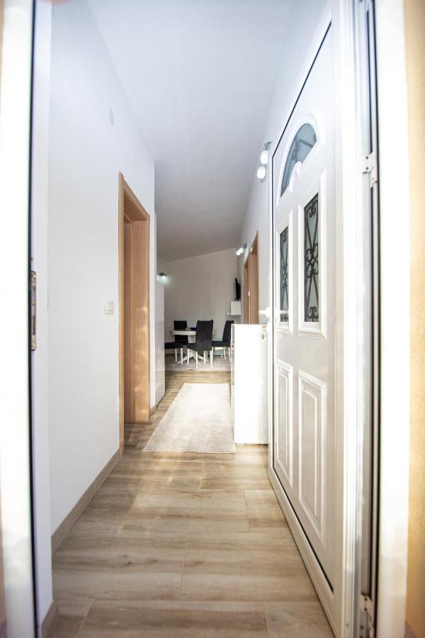 Lana Prčanj Exterior foto